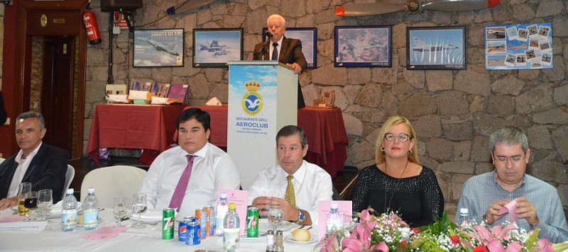 Segovia y Maspalomas se hermanan un a�o m�s en la tradicional cena 