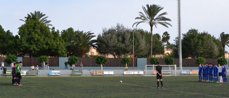 La U.D. San Fernando empata frente al Tenisca y deja escapar dos puntos