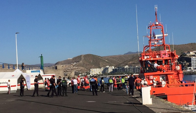 Cruz Roja atiende a 22 subsaharianos llegados en patera a nuestras costas