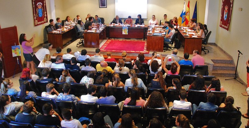 Los j�venes de Mog�n piden mayor inversi�n en formaci�n en el Pleno Juvenil