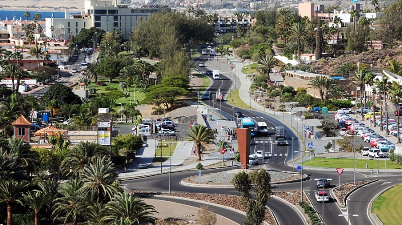 Cerrada al tr�fico  la Avenida  de la Uni�n Europea en San Agust�n