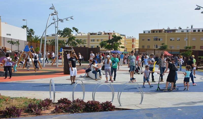 El IV Encuentro Vecinal  convierte Maspalomas en  una gran fiesta solidaria