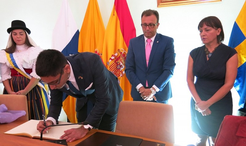 Santa Luc�a sella su hermanamiento con el municipio sueco de Lulea 