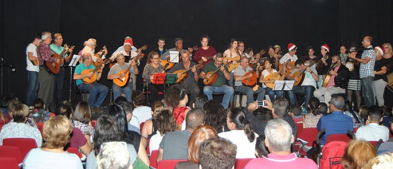 El Tablero llen� su Centro Cultural  con una gala navide�a solidaria