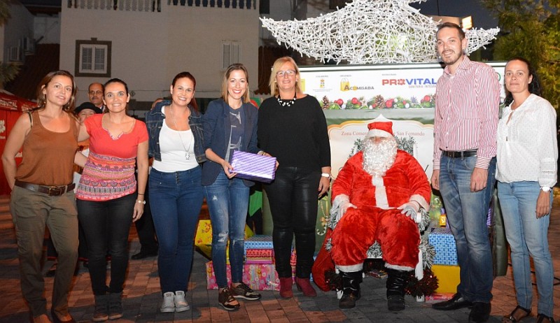 La Navidad ilumina la  Zona Comercial Abierta