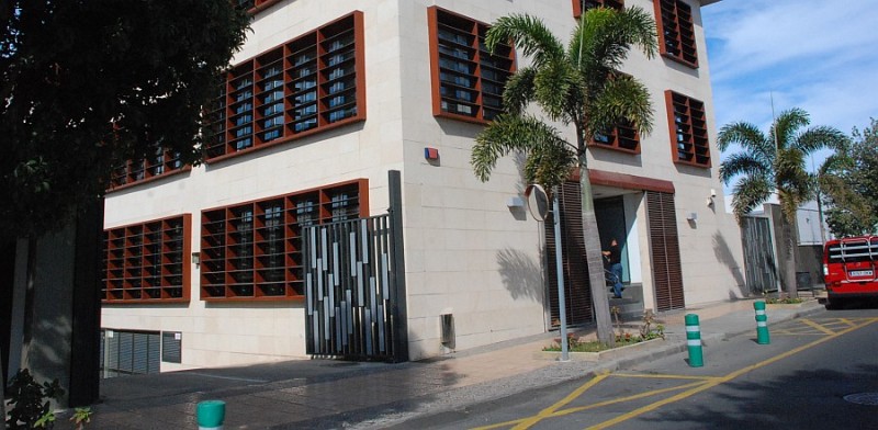 Santa Luc�a aprueba mantener los servicios sociales municipales