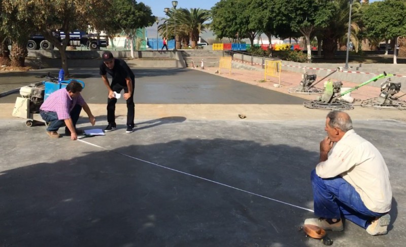 Un grupo de j�venes dise�a el nuevo Skateplaza en el Doctoral