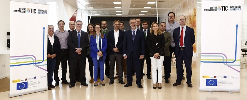 Cabildo y Microsoft se al�an para apoyar a emprendedores en turismo y deporte