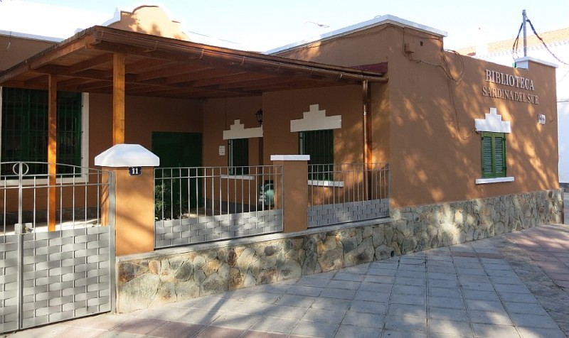 Santa Luc�a  mejora el edificio de la biblioteca de Sardina con 45 mil euros del Urban