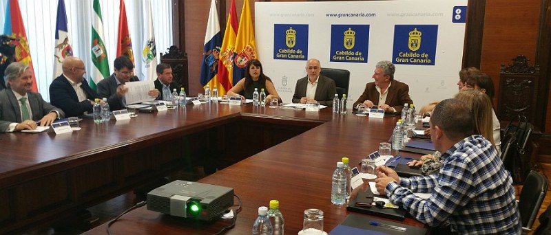 El Cabildo crea la Mesa de Comercio para apoyar al peque�o negocio local 