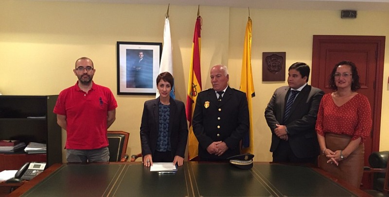 Tom�s Hern�ndez L�pez toma posisi�n como jefe de la Polic�a Local de Mog�n