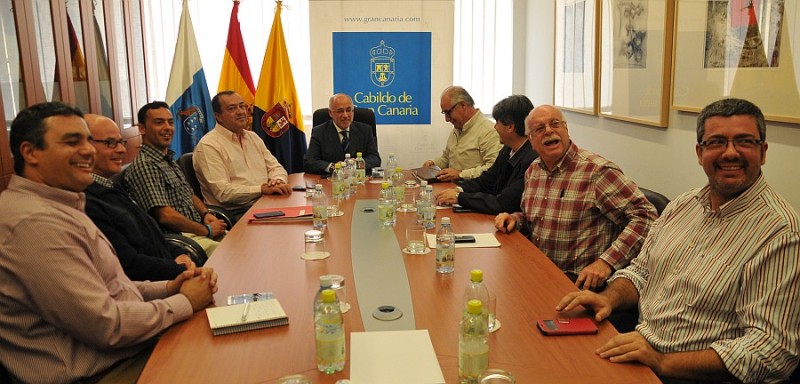 El Cabildo rechaza que la desalaci�n con e�lica tenga que cerrar por el decreto de autoconsumo 