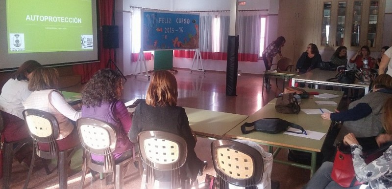 Santa Luc�a forma al profesorado de los centros en autoprotecci�n y evacuaci�n