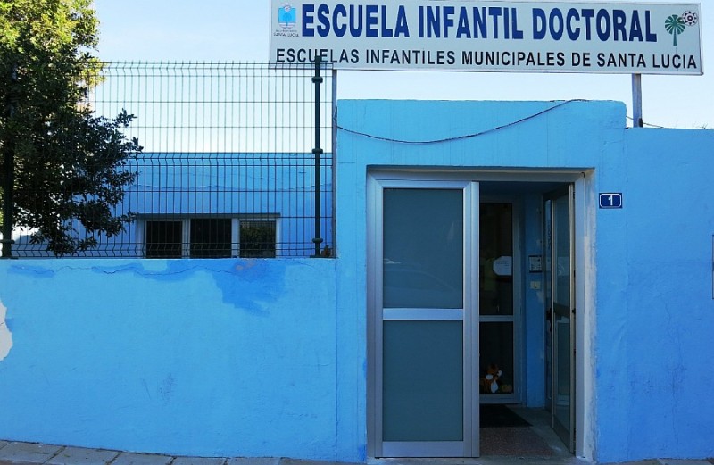Santa Luc�a realiza obras de mejora y mantenimiento en la Escuela Infantil de Doctoral