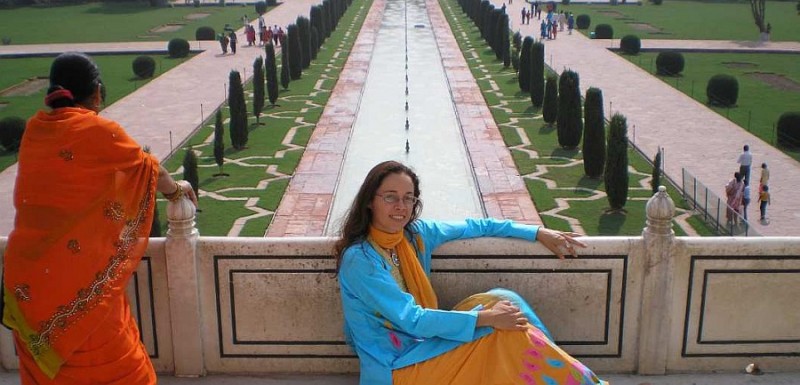 Mar�a Elena presenta en Maspalomas  su libro �Viaje a la India y Nepal� 