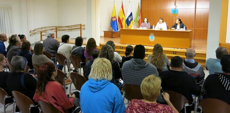 Santa Luc�a exige celeridad al promotor de  Sardina para resolver el problema de los vecinos