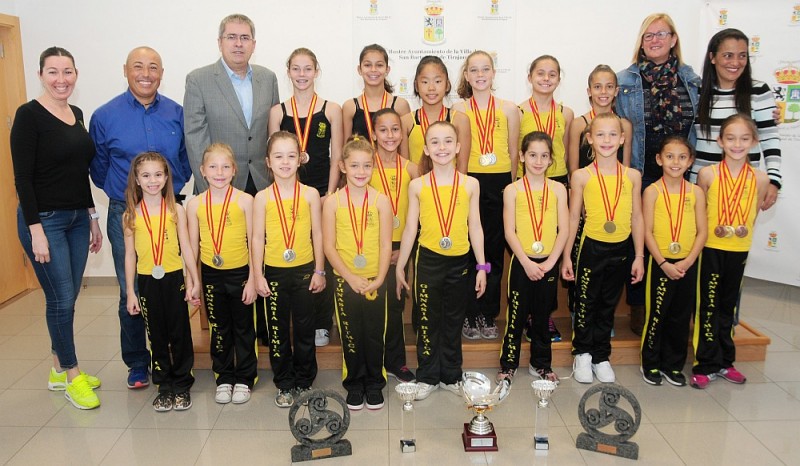 Arenas Corza�s Maspalomas ofrece sus t�tulos y medallas al municipio 