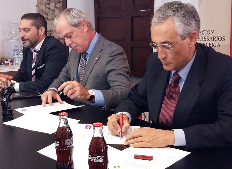 La FEHT y la empresa Coca � Cola Iberian Partners firman un Convenio de Colaboraci�n para el sector tur�stico 